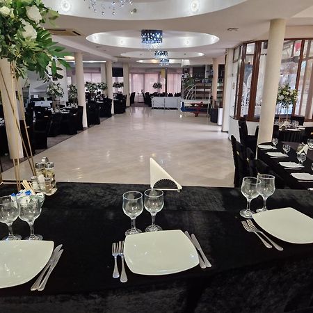 Caprice Deluxe Accomodation โดรเบตา-ตูร์นู เซเวริน ภายนอก รูปภาพ