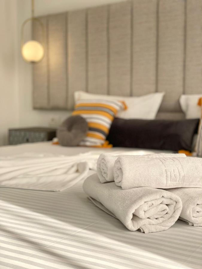 Caprice Deluxe Accomodation โดรเบตา-ตูร์นู เซเวริน ภายนอก รูปภาพ
